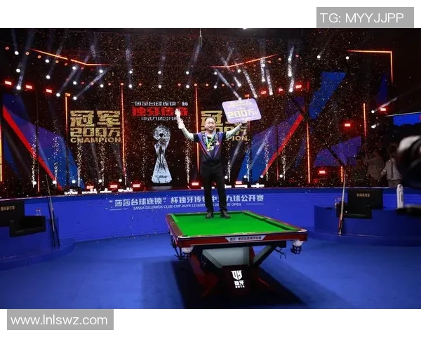 足球场上的璀璨星辰:我心中的足球明星与他的传奇故事 足球场上的璀璨星辰:我心中的足球明星与他的传奇故事