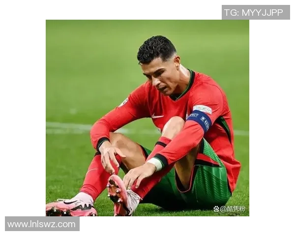 足球明星卷入敲诈勒索丑闻引发公众热议与媒体关注