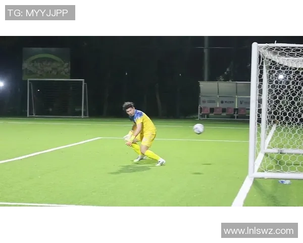 足球明星训练日常精彩瞬间分享展现他们的拼搏精神与努力付出 足球明星训练日常精彩瞬间分享展现他们的拼搏精神与努力付出